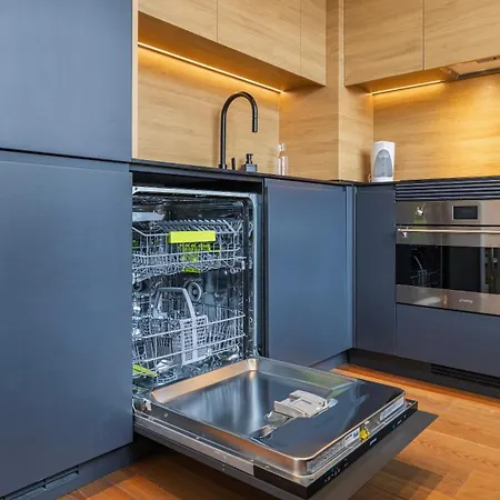 Modern And Bright By Lovelystay Lisboa